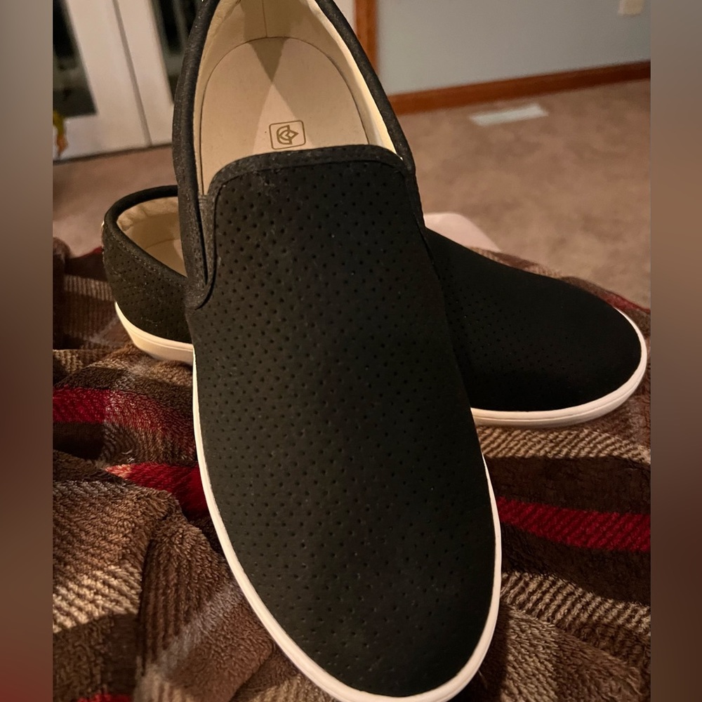 Women's mesh Black Slip On Gym Shoes